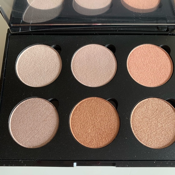 ICONIC London Other - Iconic London highlighter palette